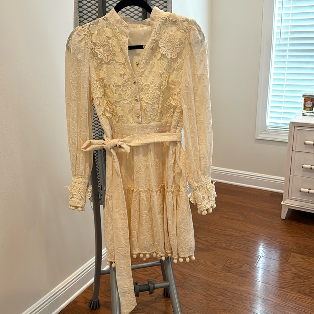 Stunning off white floral and crochet dress size small worn 1x